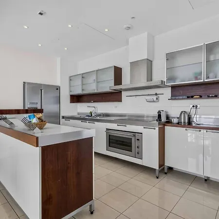 Holiday home Ref 2087 - - 3-bedrooms With Sea View For Rent